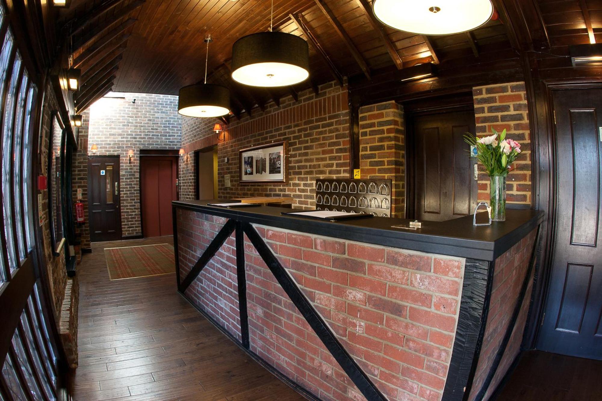 Stirrups Hotel Bracknell Exterior foto